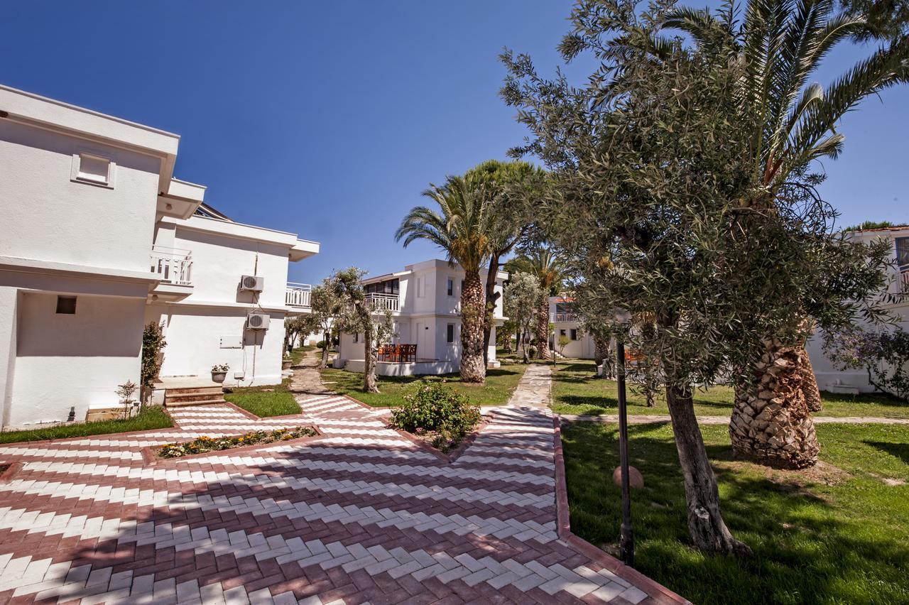 Hanedan Flora Apart Hotel Foca Exterior photo